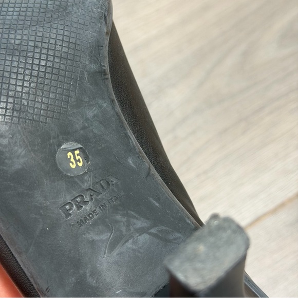 Prada Black Leather Square-Toe Low-heel pumps - Picture 8 of 10
